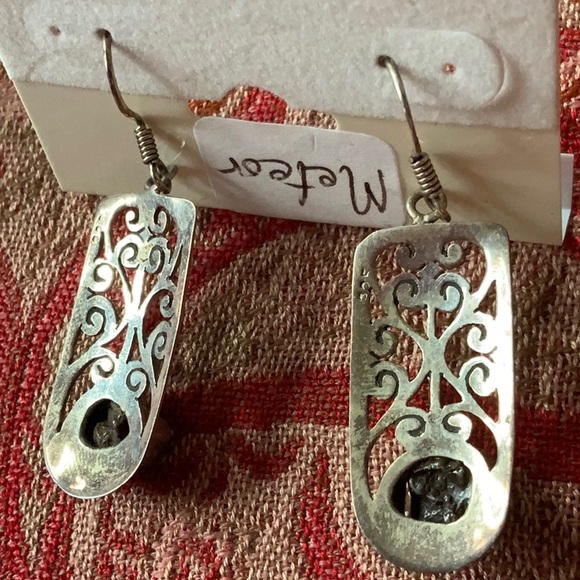 Meteorite Chip Sterling Filligree Drop Ear Rings - Picture 3 of 6